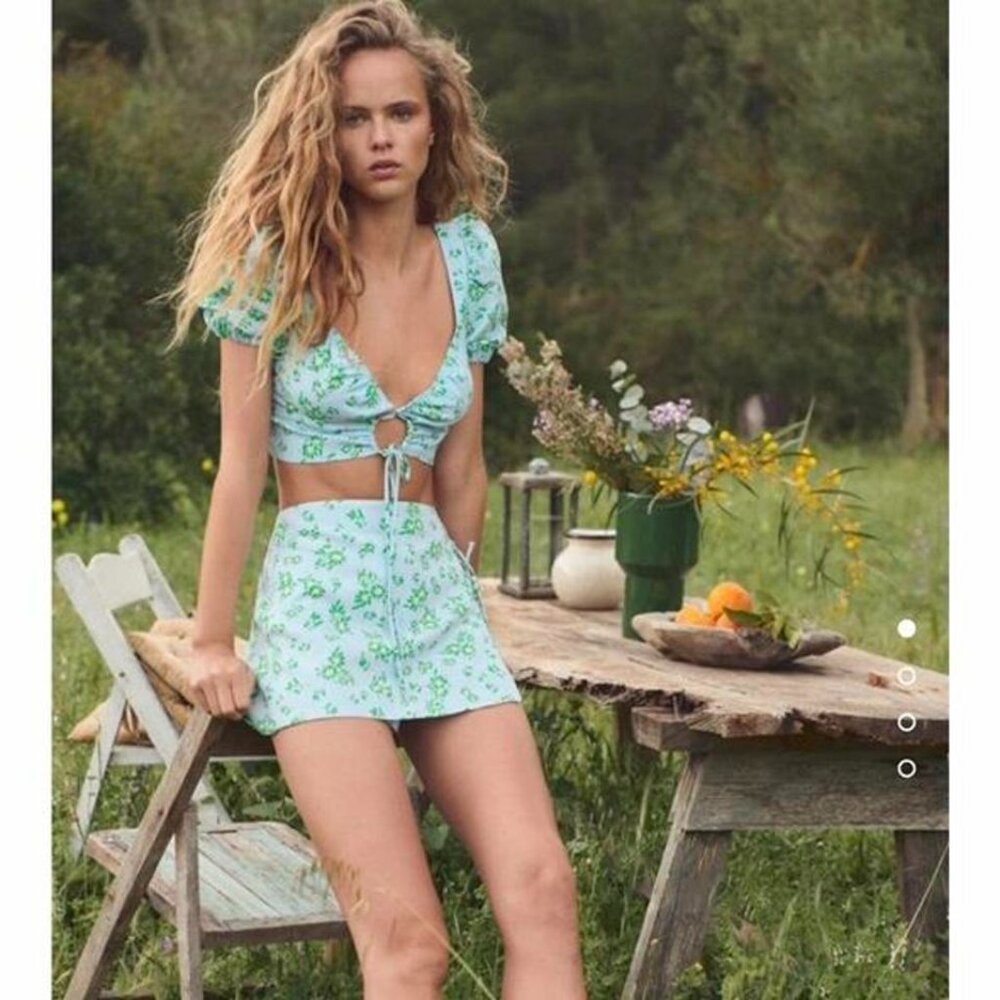 Zara Blue Floral Puff Sleeve Sweetheart Neckline Tie Front Crop Top - Picture 7 of 12